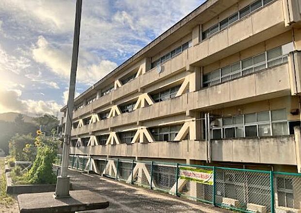 日立市立助川小学校まで450m