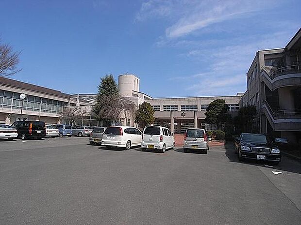 水戸市立千波中学校まで2360m