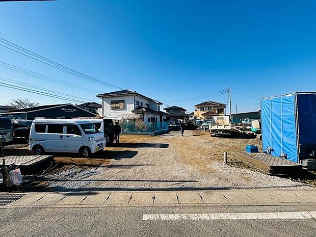 ■地盤調査も実施済み■・建物建築前に地盤調査もしておりますので、安心して永くお住まいいただける住宅です。・しっかりとした土台を造ったうえで、その上に建物が築造されていきます。