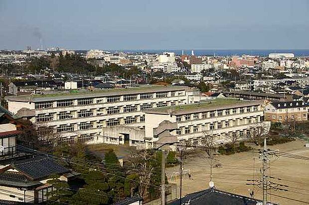 日立市立塙山小学校まで717m