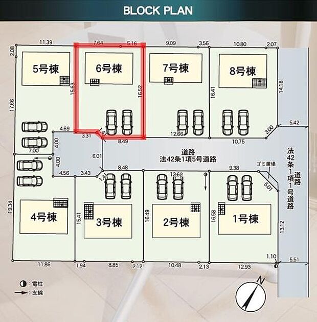 区画ごとに駐車スペースが設けられており車の出し入れがしやすい配置です。道路幅が明記されていて通行も確保されています。各区画の広さや形状がわかりやすく表示されています。