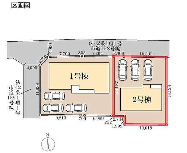周辺道路との接道がしっかりと確保されており車の出し入れがしやすい区画です。1号棟・2号棟ともにゆとりある配置がされています。それぞれの棟ごとに駐車スペースが複数台分確保されています。