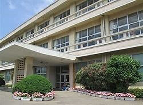 ひたちなか市立那珂湊第三小学校まで784m