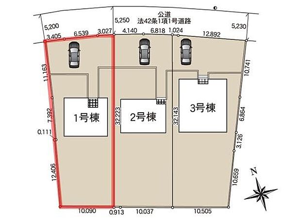 全3区画の中で1号棟は道路からのアクセスが良好です。ゆとりのある敷地配置が特徴的です。公道に面した開放感ある区画設計となっています。車両の駐車スペースもしっかり確保されています。