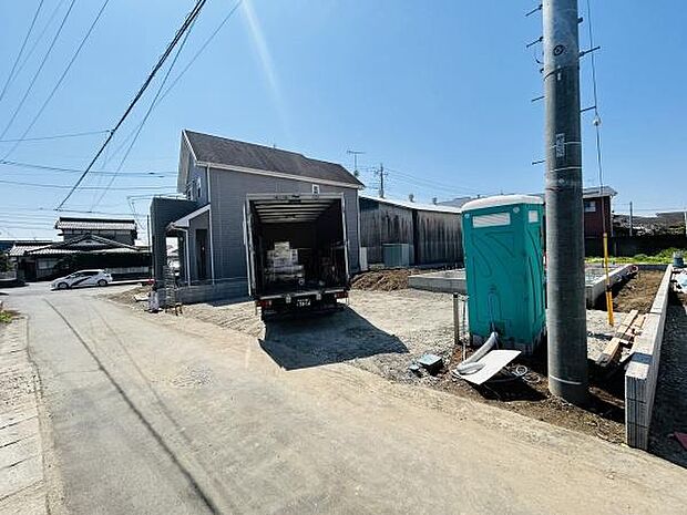 ■完成物件もご案内可能■・ご案内時には実際の立地に加え、同メーカー・同仕様の完成物件もご案内可能です。・現地と建物を実際にご覧いただく事で、新居で生活している様子がイメージしやすくなります。