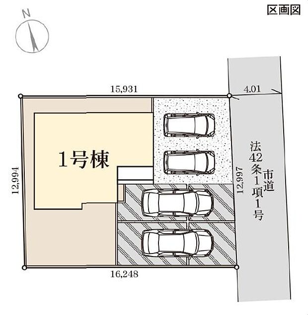 敷地が広々としており建物と駐車スペースの配置が分かりやすい区画図です。前面道路に接道し複数台分の駐車が可能です。区画の形状や寸法も明確に表示されています。計画的な土地利用がしやすい配置です。
