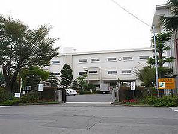 ひたちなか市立勝田第一中学校まで377m