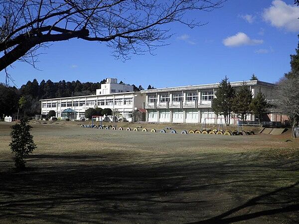 ひたちなか市立三反田小学校まで1331m