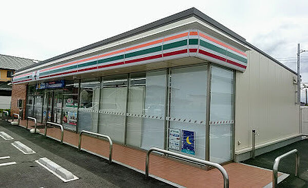 セブンイレブンひたちなか津田店まで581m