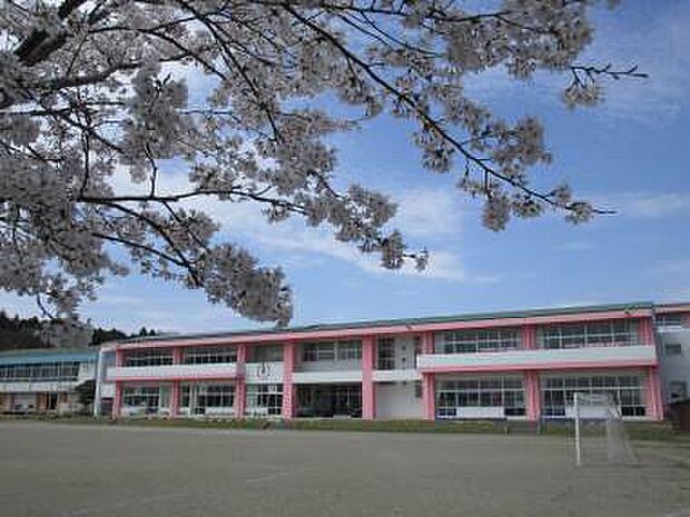 常陸大宮市立上野小学校まで1928m