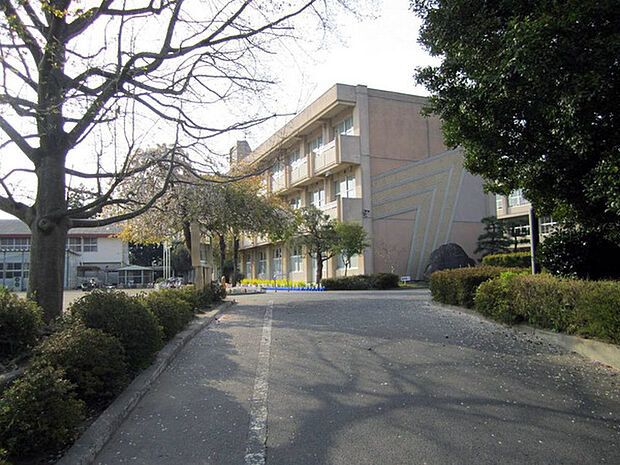 水戸市立見川小学校まで625m
