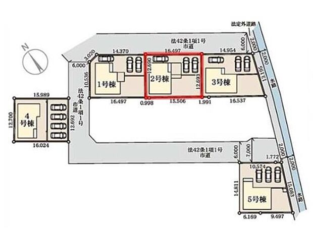 全5区画の区画図で各棟ごとの配置や駐車スペースが明確に示されています。敷地の形や道路との接道状況も一目で確認できます。