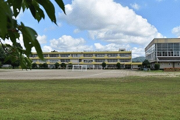 常陸太田市立太田小学校まで1522m