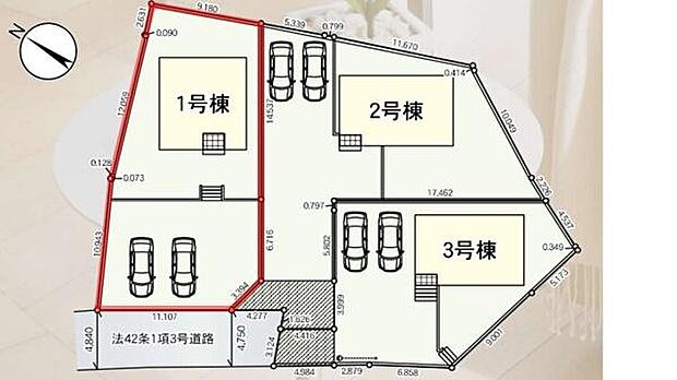 1号棟から3号棟まで独立した住戸が配置されており各棟ごとに駐車スペースが確保されています。敷地全体の形状や道路への接道状況が分かりやすく住戸ごとの区画が明確です。