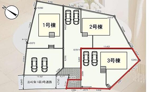 全3棟からなる敷地配置でそれぞれに駐車スペースが確保されています。3号棟は道路からのアクセスもスムーズな区画です。ゆとりある敷地が特徴で使い勝手の良いレイアウトとなっています。