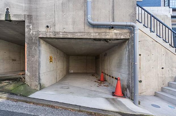 「嬉しい地下駐車場」愛車を守る地下駐車場。