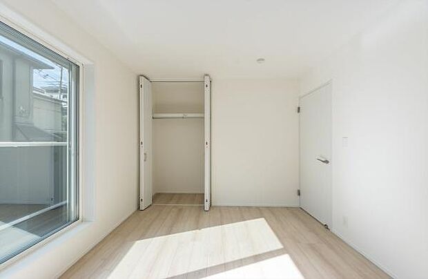 「クローゼット収納」大きく収納量豊富なクローゼット。奥行も納得サイズのクローゼット。