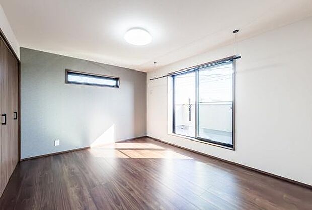 「Bed Room」落ち着いた色合い、シンプルなデザイン。洋室として大事なお部屋です。