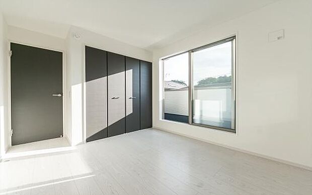 「Bed Room」落ち着いた色合い、シンプルなデザイン。洋室として大事なお部屋です。