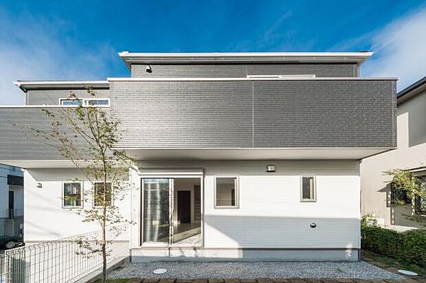 「威風堂々とした素敵な佇まい」どの角度から眺めても、所有感が満たされる理想的で素敵な住まい一生ものだから「パッと見」こそが全て「第一印象で決まる」素敵なマイホーム