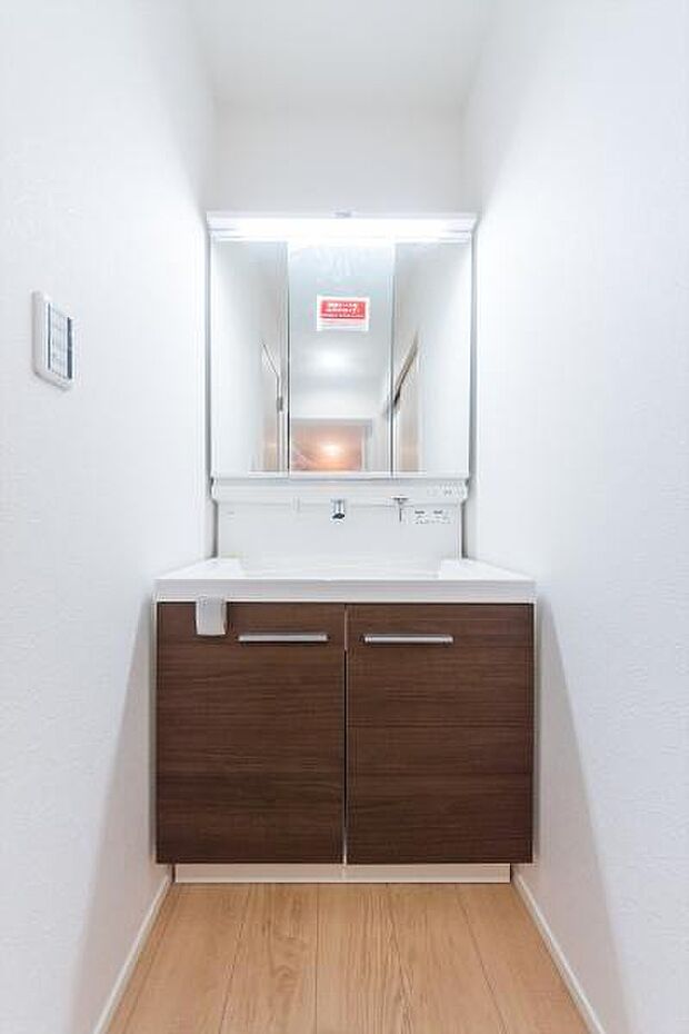 「快適なサニタリー空間」スタイリッシュでデザイン性の高いサニタリー空間です。