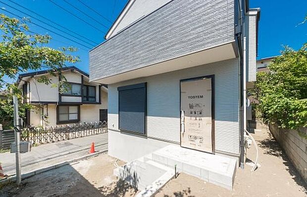 「マイホームの喜びを感じる」スタイリッシュなデザインに心満たされる憧れのマイホーム。住環境および生活利便性も魅力のマイホームです。