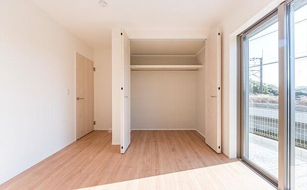 「Bed Room」落ち着いた色合い、シンプルなデザイン。洋室として大事なお部屋です。