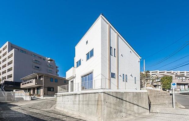 「威風堂々とした素敵な佇まい」どの角度から眺めても、所有感が満たされる理想的で素敵な住まい一生ものだから「パッと見」こそが全て「第一印象で決まる」素敵なマイホーム