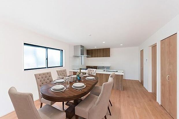 「家族が集うダイニング空間」(本画像はCGにて家具を配置しております。実際に家具はおかれておりません。)