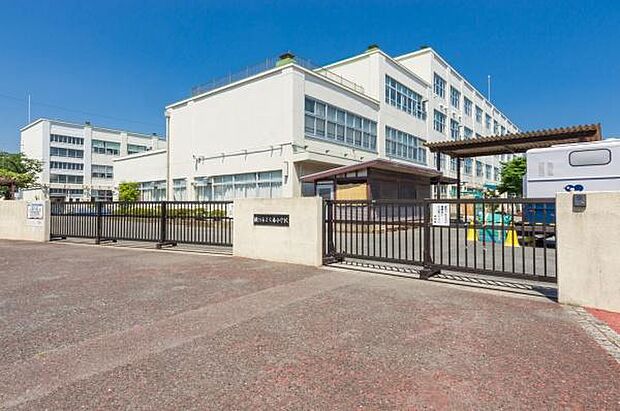 横浜市立文庫小学校まで450m