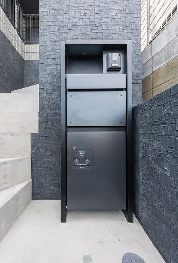 「宅配ボックス付き機能門柱」