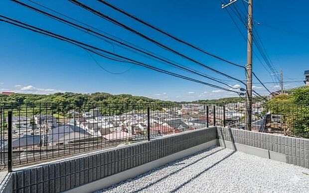 「開放感、眺望良好!ガーデンスペース」目線が気にならない。開放感に優れたガーデンスペースです。(画像の一部にAIによる加工を施しているため実際と異なる場合ございます)
