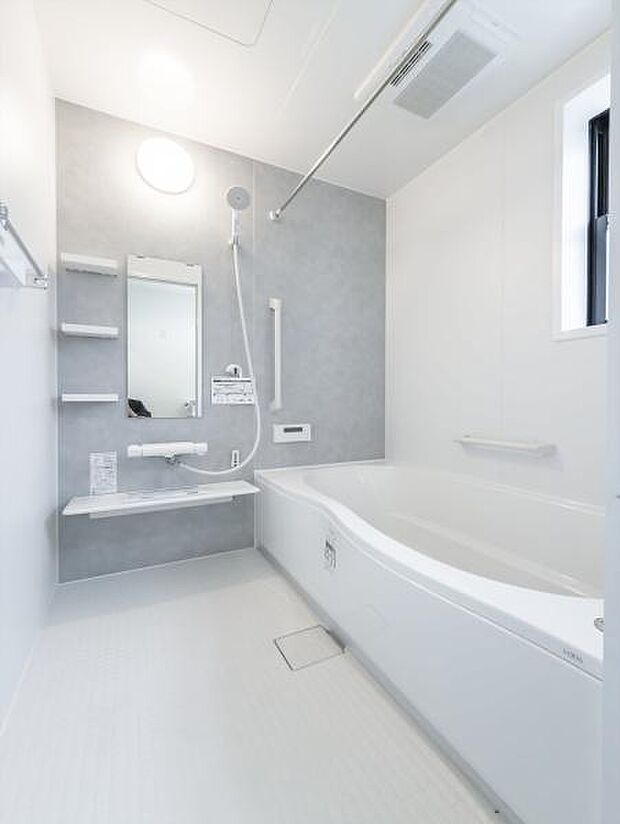 「バスルーム」清潔感が大切なバスルーム。落ち着く空間です。