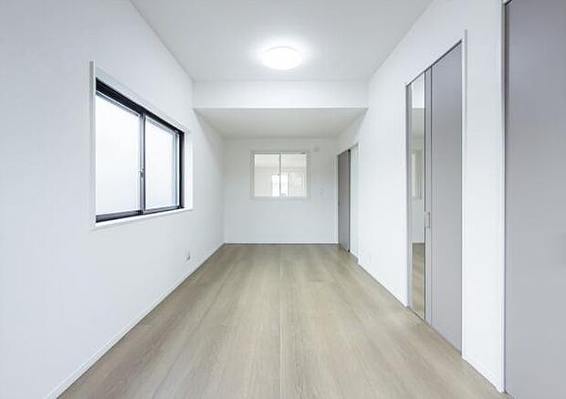 「Bed Room」落ち着いた色合い、シンプルなデザイン。洋室として大事なお部屋です。