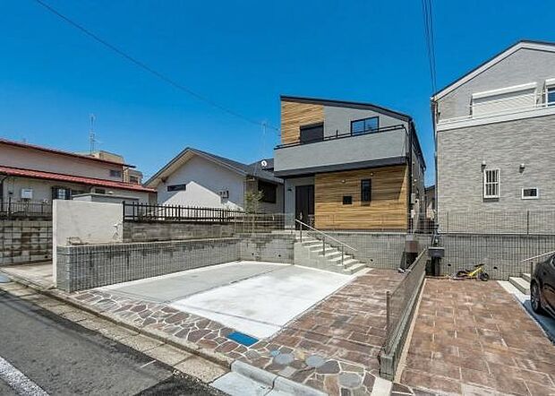 「威風堂々とした素敵な佇まい」どの角度から眺めても、所有感が満たされる理想的で素敵な住まい一生ものだから「パッと見」こそが全て「第一印象で決まる」素敵なマイホーム