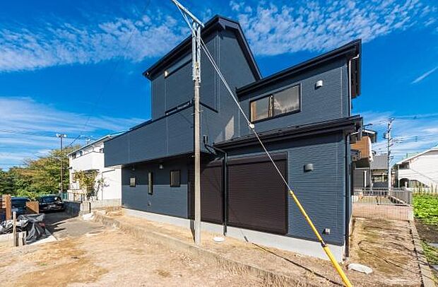 「マイホームの喜びを感じる」スタイリッシュなデザインに心満たされる。憧れのマイホームに相応しい美しく映える外観です。