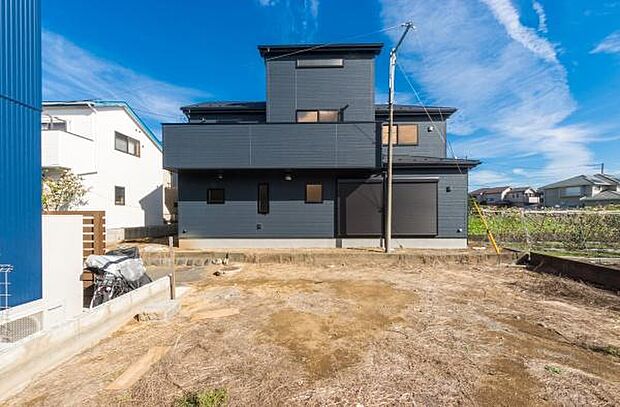 「マイホームの喜びを感じる」スタイリッシュなデザインに心満たされる。憧れのマイホームに相応しい美しく映える外観です。