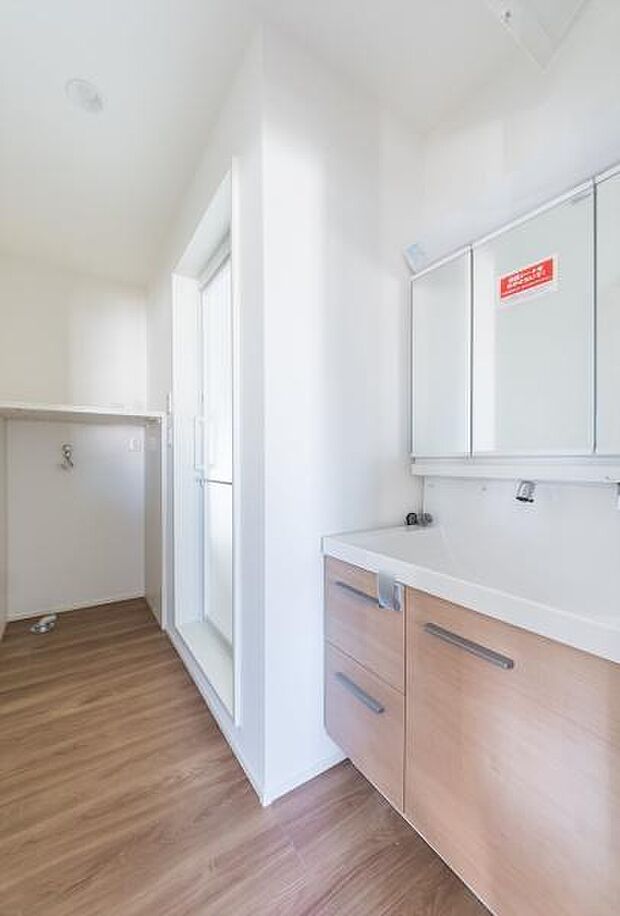 「洗面ルーム」1日の始まりや入浴前に入る空間だからこそ、清潔感や利便性が重要になる洗面室。