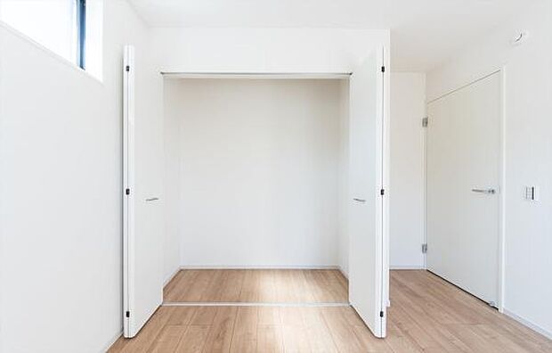 「クローゼット収納」奥行も納得サイズのクローゼット。