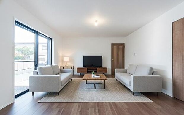 「上質な空間を」開放感と日当たりの良さに恵まれたリビング空間。（本画像はCGにて家具を配置しております。実際に家具はおかれておりません。）