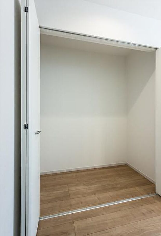 「人気のキッチンパントリー付き」お料理道具の収納に便利な広々としたキッチンパントリー。