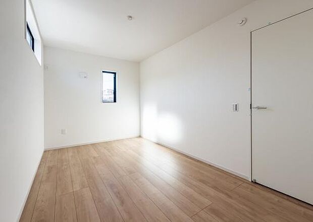 「Bed Room」落ち着いた色合い、シンプルなデザイン。洋室として大事なお部屋です。