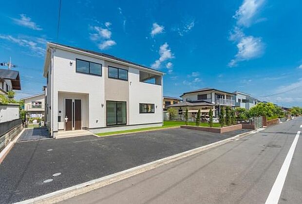 「威風堂々としたお住まい」せっかく家を持つなら拘りたい家の外観。毎日帰ってくるからこそ、求めたい安心感。ここが我が家になる。その純粋な感性こそがマイホームの条件です。