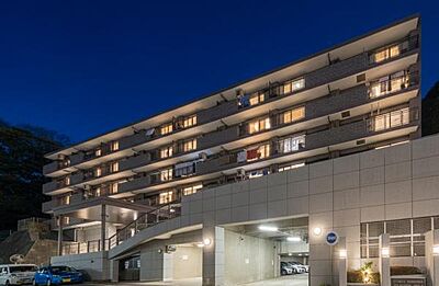 外観:「コスモ横浜和田町ヒルズ」(本画像は一部AIによる画像処理をしているため実際とは異なる場合がございます) 外観:「コスモ横浜和田町ヒルズ」(本画像は一部AIによる画像処理をしているため実際とは異なる場合がございます)