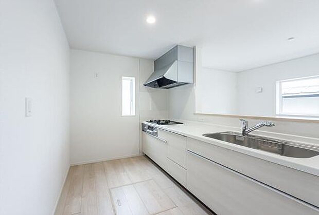 「広々ワイドサイズなシステムキッチン」せっかくのお料理空間。毎日の事だから広々システムキッチン。