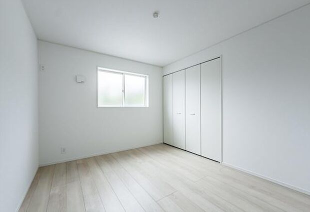「Bed Room」落ち着いた色合い、シンプルなデザイン。洋室として大事なお部屋です。