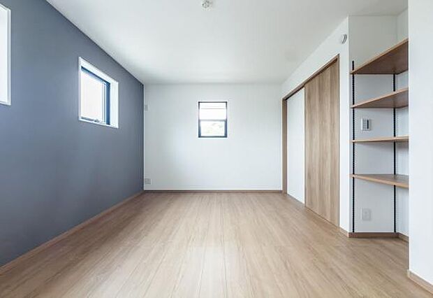 「Bed Room」落ち着いた色合い、シンプルなデザイン。寝室として大事なお部屋です。