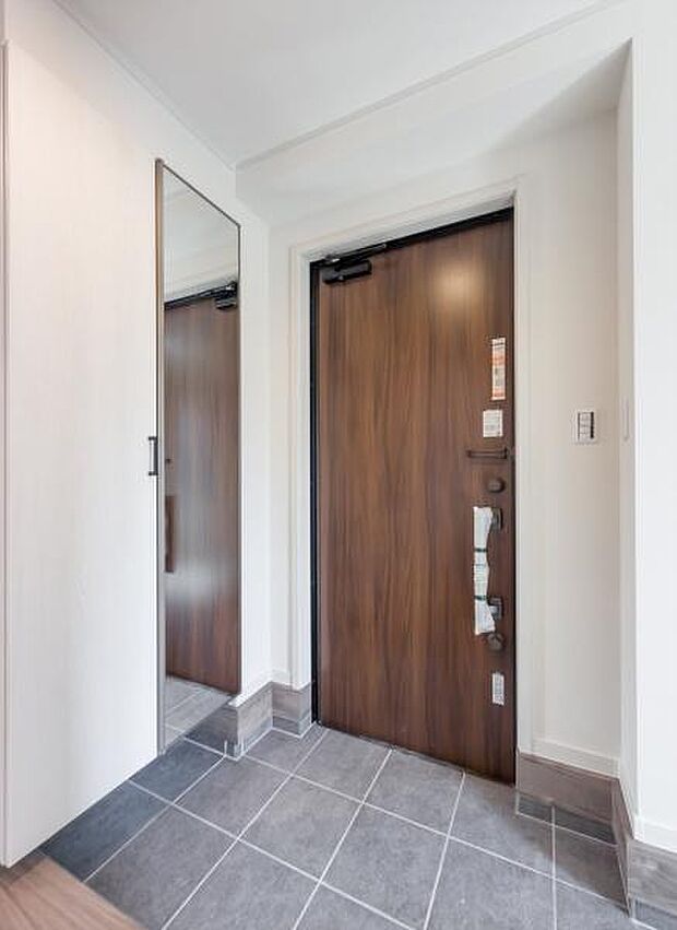 「スタイリッシュな玄関」お出かけの時。家に帰ってきたとき。このスタイリッシュな玄関に癒されます。