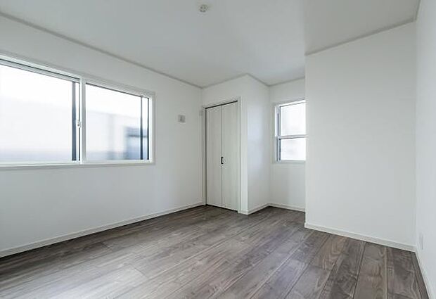 「Bed Room」落ち着いた色合い、シンプルなデザイン。洋室として大事なお部屋です。