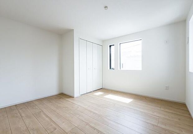 「Bed Room」落ち着いた色合い、シンプルなデザイン。洋室として大事なお部屋です。